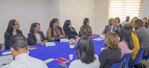 Encargados Departamentales y de Divisiones de la Dirección General de Jubilaciones y Pensiones a Cargo del Estado (DGJP) y el equipo de apoyo del Departamento de Desarrollo Normativo de la Contraloría General de la República Dominicana, sostuvieron hoy la primera reunión de coordinación para el levantamiento de evidencias de cumplimiento con las Normas Básicas de Control Interno (NOBACI) por haber alcanzado el 100% en los componentes de control.