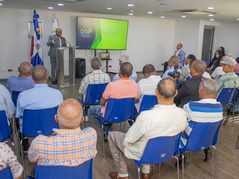 La Dirección General de Jubilaciones y Pensiones a Cargo del Estado (DGJP), recibió este miércoles a miembros la Asociación Nacional de Pensionados de la Corporación Dominicana de Empresas Eléctricas Estatales (ANPECODEEE), actividad que se enmarca en el programa de Visitas Guiadas que implementa el organismo.