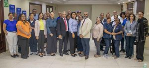 La Dirección General de Jubilaciones y Pensiones a Cargo del Estado (DGJP) impartió la charla “Sistema de Reparto: procedimientos y beneficios para los afiliados”, dirigida en esta ocasión a los servidores públicos del Consejo Nacional de Seguridad Social (CNSS) y del Centro de Desarrollo y Competitividad Industrial (PROINDUSTRIA).