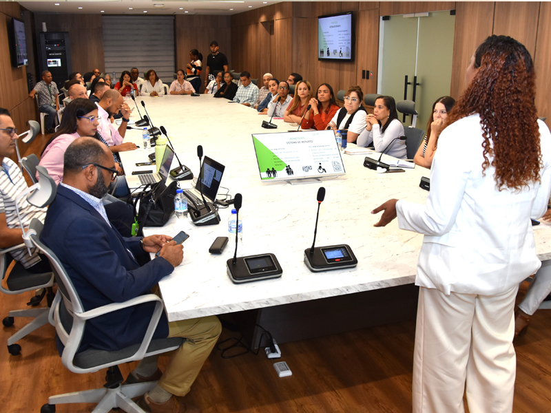 La Dirección General de Jubilaciones y Pensiones a Cargo del Estado (DGJP) impartió la charla “Sistema de Reparto: procedimientos y beneficios para los afiliados”, dirigida en esta ocasión a los servidores públicos del Consejo Nacional de Seguridad Social (CNSS) y del Centro de Desarrollo y Competitividad Industrial (PROINDUSTRIA). La Dirección General de Jubilaciones y Pensiones a Cargo del Estado (DGJP) impartió la charla “Sistema de Reparto: procedimientos y beneficios para los afiliados”, dirigida en esta ocasión a los servidores públicos del Consejo Nacional de Seguridad Social (CNSS) y del Centro de Desarrollo y Competitividad Industrial (PROINDUSTRIA).