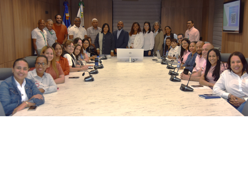 La Dirección General de Jubilaciones y Pensiones a Cargo del Estado (DGJP) impartió la charla “Sistema de Reparto: procedimientos y beneficios para los afiliados”, dirigida en esta ocasión a los servidores públicos del Consejo Nacional de Seguridad Social (CNSS) y del Centro de Desarrollo y Competitividad Industrial (PROINDUSTRIA). La Dirección General de Jubilaciones y Pensiones a Cargo del Estado (DGJP) impartió la charla “Sistema de Reparto: procedimientos y beneficios para los afiliados”, dirigida en esta ocasión a los servidores públicos del Consejo Nacional de Seguridad Social (CNSS) y del Centro de Desarrollo y Competitividad Industrial (PROINDUSTRIA).
