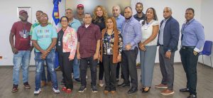 Colaboradores de la Dirección General de Jubilaciones y Pensiones a Cargo del Estado (DGJP) recibieron este jueves un taller sobre Educación Vial y Compromiso Ciudadano, como parte del programa de capacitación que implementa la institución. El taller dirigido especialmente a los choferes de la Sección de Transportación de la DGJP tuvo como objetivo fortalecer los conocimientos y profundizar en temas elementales como la educación y la formación vial, hasta los más complejos como los principios y características del sistema de tráfico.