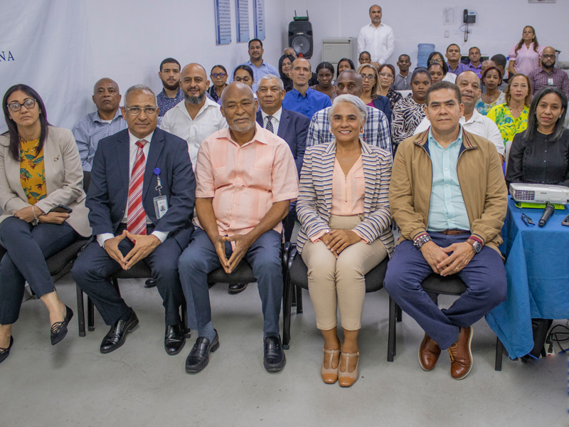 Reafirmando su compromiso con la capacitación continua y la orientación oportuna para los servidores públicos, la Dirección General de Jubilaciones y Pensiones a Cargo del Estado (DGJP), impartió una charla sobre el Sistema de Reparto Estatal, esta vez dirigida a colaboradores de Instituto Azucarero Dominicano (INAZUCAR). Reafirmando su compromiso con la capacitación continua y la orientación oportuna para los servidores públicos, la Dirección General de Jubilaciones y Pensiones a Cargo del Estado (DGJP), impartió una charla sobre el Sistema de Reparto Estatal, esta vez dirigida a colaboradores de Instituto Azucarero Dominicano (INAZUCAR).