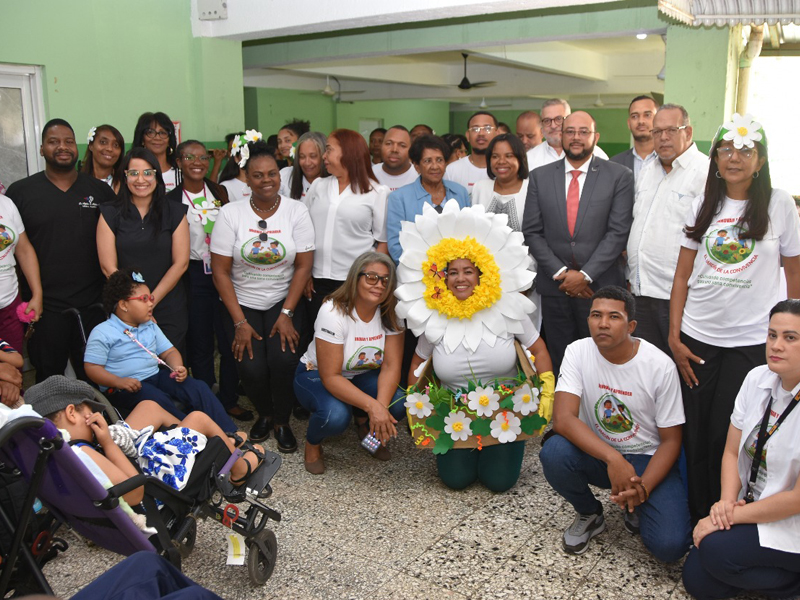 El subdirector de la Dirección General de Jubilaciones y Pensiones a Cargo del Estado (DGJP), licenciado Félix Joel Almonte, participó en la inauguración del año escolar 2025-2026 de la Escuela de Sordoceguera y Discapacidad Múltiple Profesor José Manuel Rodríguez Taveras, con el propósito de dar la bienvenida a los estudiantes y reconocer la labor del personal docente y de apoyo que cada día entrega su esfuerzo con esmero y dedicación. El subdirector de la Dirección General de Jubilaciones y Pensiones a Cargo del Estado (DGJP), licenciado Félix Joel Almonte, participó en la inauguración del año escolar 2025-2026 de la Escuela de Sordoceguera y Discapacidad Múltiple Profesor José Manuel Rodríguez Taveras, con el propósito de dar la bienvenida a los estudiantes y reconocer la labor del personal docente y de apoyo que cada día entrega su esfuerzo con esmero y dedicación.