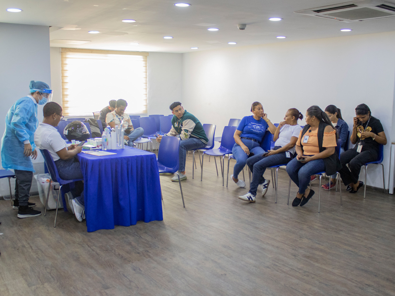 La Dirección General de Jubilaciones y Pensiones (DGJP), en coordinación con el Seguro Nacional de Salud (SeNaSa), desarrolló una jornada de salud bucal dirigida a sus colaboradores, con el propósito de promover el bienestar integral, la prevención y una mejor calidad de vida.