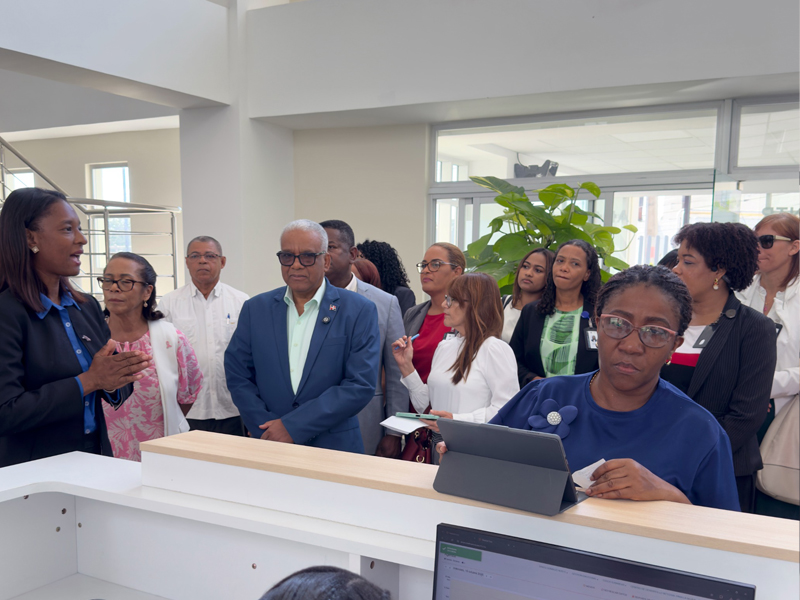 La Dirección General de Jubilaciones y Pensiones a Cargo del Estado (DGJP), encabezada por su director general, licenciado Juan Rosa, participó en el programa “Visitas Guiadas” del Centro de Desarrollo Integral para la Mujer (CEDI-MUJER), en Santo Domingo Norte, encabezado por su coordinadora general, Luisa Ogando. La Dirección General de Jubilaciones y Pensiones a Cargo del Estado (DGJP), encabezada por su director general, licenciado Juan Rosa, participó en el programa “Visitas Guiadas” del Centro de Desarrollo Integral para la Mujer (CEDI-MUJER), en Santo Domingo Norte, encabezado por su coordinadora general, Luisa Ogando.