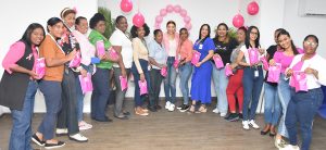 La Direccion General de Jubilaciones y Pensiones Cargo del Estado (DGJP) con la colaboración del Instituto de Oncología Dr. Heriberto Pieter, impartió una charla sobre Prevención y Detección Temprana de Cáncer de Mamas, con el objetivo de concientizar a los colaboradores de la entidad sobre hábitos de vida saludables para reducir el riesgo de desarrollar la enfermedad, y enseñar a identificar los signos de alarma y cuándo buscar atención médica para lograr un diagnóstico temprano.