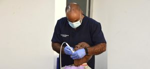 La Dirección General de Jubilaciones y Pensiones (DGJP), en coordinación con el Consejo Nacional de Personas Envejecientes (CONAPE), desarrolló una exitosa Jornada de Salud con motivo del Día Internacional de las Personas de Edad, con el objetivo de garantizar el bienestar, la salud y la tranquilidad de jubilados, pensionados y usuarios que acuden a la institución.