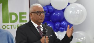 Con la presencia de cientos de pensionados y usuarios, la Direccion General de Jubilaciones y Pensiones a Cargo del Estado (DGJP), celebró este miércoles el Día Nacional del Adulto Mayor, en un ambiente lleno de vivencias, disfrutando, además, de una mañana cargada de buena música en vivo, brindis y momentos de poesía. En el evento, el director general de la DGJP, licenciado Jua Rosa, subrayó que, “hoy nos convoca una fecha muy especial: la celebración del Día del Adulto Mayor. Un día en que la sociedad dominicana se detiene para honrar, reconocer y agradecer a quienes han sido pilares fundamentales en nuestras familias, comunidades e instituciones”.