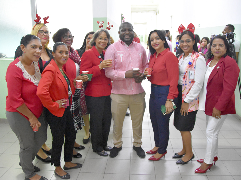 La Direccion General de Jubilaciones y Pensiones (DGJP), dio formal inicio a la Navidad 2025, con el encendido de su acostumbrado árbol navideño, en un ambiente lleno de alegrías, compañerismo y buena música.