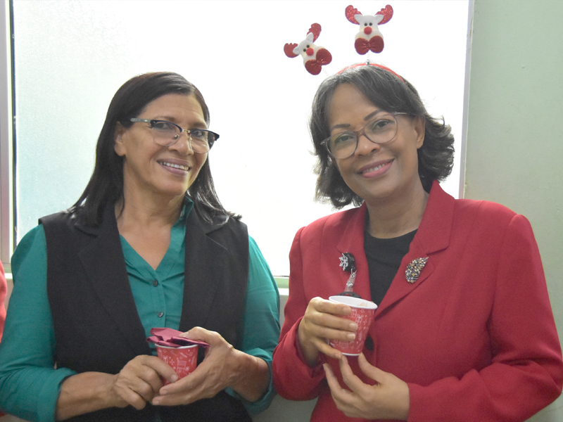 La Direccion General de Jubilaciones y Pensiones (DGJP), dio formal inicio a la Navidad 2025, con el encendido de su acostumbrado árbol navideño, en un ambiente lleno de alegrías, compañerismo y buena música.