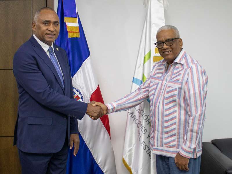 El director General de Jubilaciones y Pensiones, licenciado Juan Rosa, recibió en su despacho, la visita de cortesía del senador por la provincia Peravia, Julito Furcal, con el objetivo de tratar temas relacionado con el fortalecimiento institucional. El director General de Jubilaciones y Pensiones, licenciado Juan Rosa, recibió en su despacho, la visita de cortesía del senador por la provincia Peravia, Julito Furcal, con el objetivo de tratar temas relacionado con el fortalecimiento institucional.