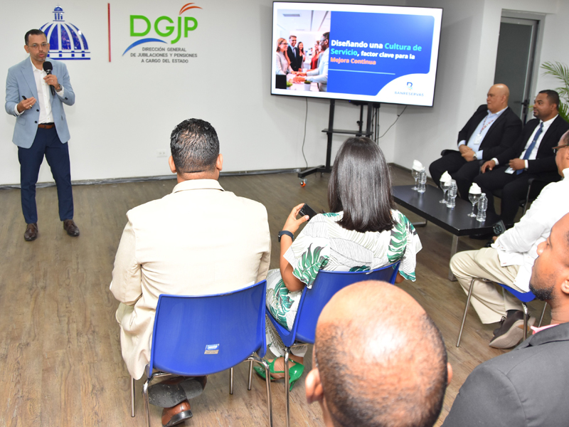 Bajo el lema “Construyendo juntos una cultura de calidad y mejora continua”, la Dirección General de Jubilaciones y Pensiones a Cargo del Estado (DGJP) celebró la Semana de la Calidad 2025, una jornada dedicada a promover la innovación y la excelencia en la gestión pública, con la realización de tres conferencias magistrales sobre liderazgo, eficiencia institucional y servicio al ciudadano. Bajo el lema “Construyendo juntos una cultura de calidad y mejora continua”, la Dirección General de Jubilaciones y Pensiones a Cargo del Estado (DGJP) celebró la Semana de la Calidad 2025, una jornada dedicada a promover la innovación y la excelencia en la gestión pública, con la realización de tres conferencias magistrales sobre liderazgo, eficiencia institucional y servicio al ciudadano.