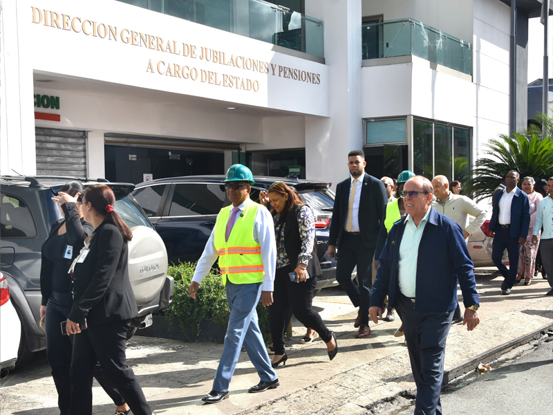 La Dirección General de Jubilaciones y Pensiones (DGJP), movilizó a cientos de pensionados, jubilados y colaboradores, durante el Simulacro Nacional de Evacuación realizado a nivel nacional este miércoles a las 10:00 am. La Dirección General de Jubilaciones y Pensiones (DGJP), movilizó a cientos de pensionados, jubilados y colaboradores, durante el Simulacro Nacional de Evacuación realizado a nivel nacional este miércoles a las 10:00 am.