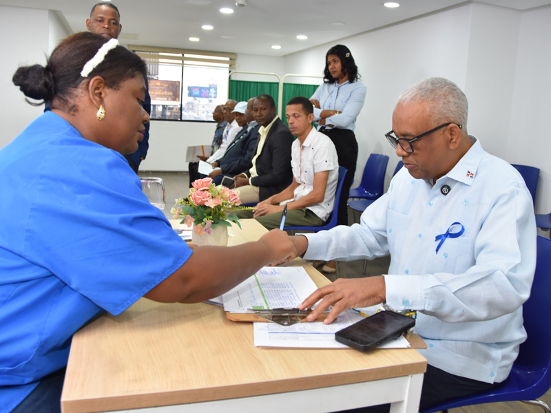 En el marco del Día Nacional de la Concienciación y Lucha Contra el Cáncer de Próstata, la Dirección General de Jubilaciones y Pensiones a Cargo del Estado (DGJP), en coordinación con el Seguro Nacional de Salud (SENASA), realizó una jornada, enfocada en la detección temprana del cáncer de próstata, dirigida a sus colaboradores mayores de 38 años.