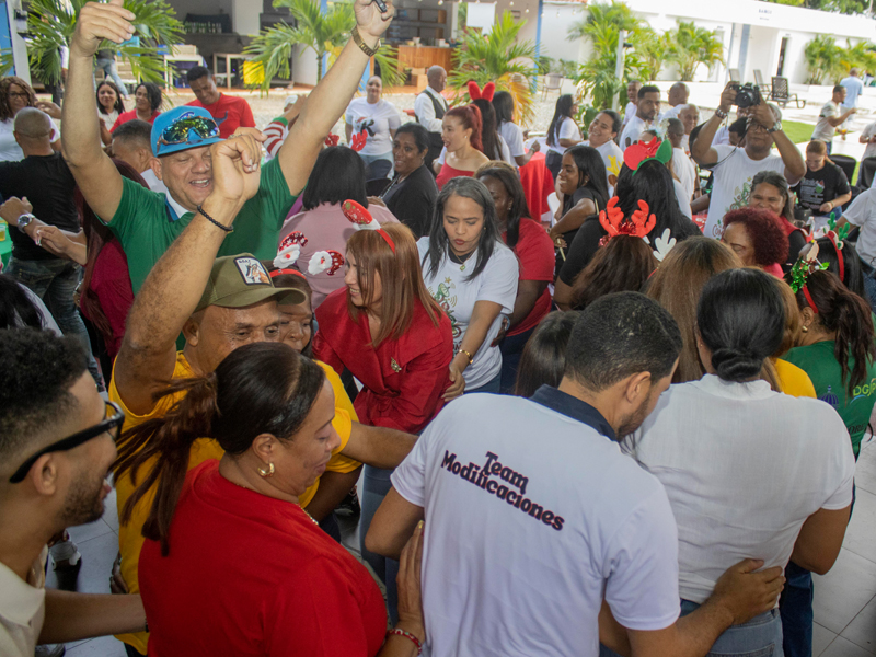 La Dirección General de Jubilaciones y Pensiones a Cargo del Estado (DGJP), celebró su tradicional encuentro de integración con motivo de las festividades navideñas, bajo el lema “Sumando Talentos, Multiplicando Logros”, dedicado a todos los colaboradores de la institución. La Dirección General de Jubilaciones y Pensiones a Cargo del Estado (DGJP), celebró su tradicional encuentro de integración con motivo de las festividades navideñas, bajo el lema “Sumando Talentos, Multiplicando Logros”, dedicado a todos los colaboradores de la institución.
