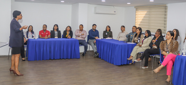 La Dirección General de Jubilaciones y Pensiones (DGJP), en coordinación con el Consejo Nacional de la Persona Envejeciente (CONAPE), realizó el taller “Trato Digno al Adulto Mayor”, dirigido a sus colaboradores, con el objetivo de fortalecer la conciencia sobre el respeto, la empatía y el buen trato hacia las personas envejecientes.