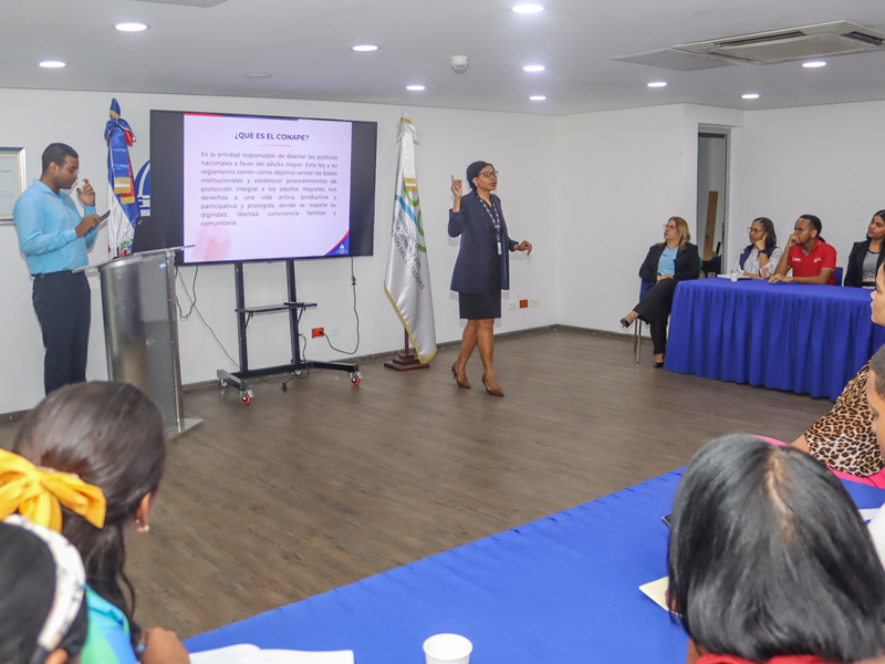 La Dirección General de Jubilaciones y Pensiones (DGJP), en coordinación con el Consejo Nacional de la Persona Envejeciente (CONAPE), realizó el taller “Trato Digno al Adulto Mayor”, dirigido a sus colaboradores, con el objetivo de fortalecer la conciencia sobre el respeto, la empatía y el buen trato hacia las personas envejecientes. La Dirección General de Jubilaciones y Pensiones (DGJP), en coordinación con el Consejo Nacional de la Persona Envejeciente (CONAPE), realizó el taller “Trato Digno al Adulto Mayor”, dirigido a sus colaboradores, con el objetivo de fortalecer la conciencia sobre el respeto, la empatía y el buen trato hacia las personas envejecientes.