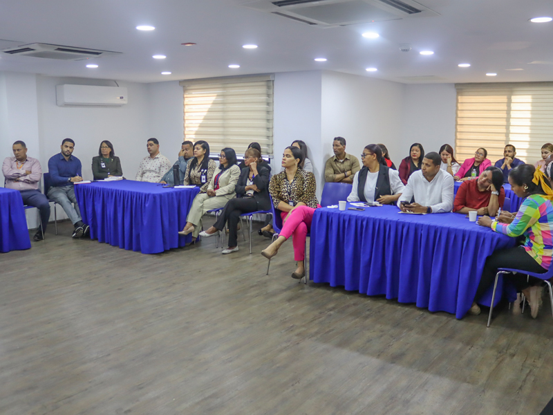 La Dirección General de Jubilaciones y Pensiones (DGJP), en coordinación con el Consejo Nacional de la Persona Envejeciente (CONAPE), realizó el taller “Trato Digno al Adulto Mayor”, dirigido a sus colaboradores, con el objetivo de fortalecer la conciencia sobre el respeto, la empatía y el buen trato hacia las personas envejecientes. La Dirección General de Jubilaciones y Pensiones (DGJP), en coordinación con el Consejo Nacional de la Persona Envejeciente (CONAPE), realizó el taller “Trato Digno al Adulto Mayor”, dirigido a sus colaboradores, con el objetivo de fortalecer la conciencia sobre el respeto, la empatía y el buen trato hacia las personas envejecientes.