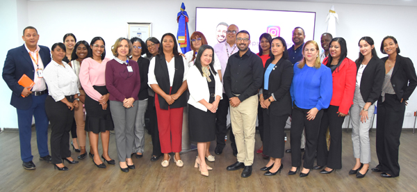 Encargados Departamentales, de Divisiones, Coordinadores y de áreas técnicas de la Dirección General de Jubilaciones y Pensiones a Cargo del Estado (DGJP), recibieron este martes la capacitación en “Perspectiva de Género” orientada a la adquisición de herramientas teóricas y prácticas que favorezcan la comprensión, el análisis y el abordaje de las desigualdades de género presentes en los ámbitos social, educativo y laboral.