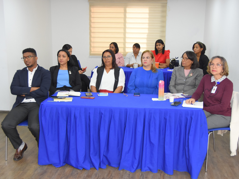 Encargados Departamentales, de Divisiones, Coordinadores y de áreas técnicas de la Dirección General de Jubilaciones y Pensiones a Cargo del Estado (DGJP), recibieron este martes la capacitación en “Perspectiva de Género” orientada a la adquisición de herramientas teóricas y prácticas que favorezcan la comprensión, el análisis y el abordaje de las desigualdades de género presentes en los ámbitos social, educativo y laboral. Encargados Departamentales, de Divisiones, Coordinadores y de áreas técnicas de la Dirección General de Jubilaciones y Pensiones a Cargo del Estado (DGJP), recibieron este martes la capacitación en “Perspectiva de Género” orientada a la adquisición de herramientas teóricas y prácticas que favorezcan la comprensión, el análisis y el abordaje de las desigualdades de género presentes en los ámbitos social, educativo y laboral.