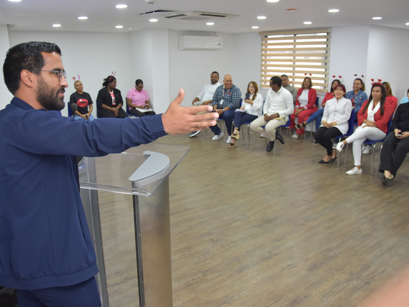 La Dirección General de Jubilaciones y Pensiones (DGJP), en coordinación con la Clínica Cruz Jiminián, impartió la charla “Signos y Síntomas de Alarma en el Cáncer Infantil”, dirigida a colaboradores de la institución con el objetivo de promover la detección temprana y la actuación oportuna ante esta enfermedad. La Dirección General de Jubilaciones y Pensiones (DGJP), en coordinación con la Clínica Cruz Jiminián, impartió la charla “Signos y Síntomas de Alarma en el Cáncer Infantil”, dirigida a colaboradores de la institución con el objetivo de promover la detección temprana y la actuación oportuna ante esta enfermedad.