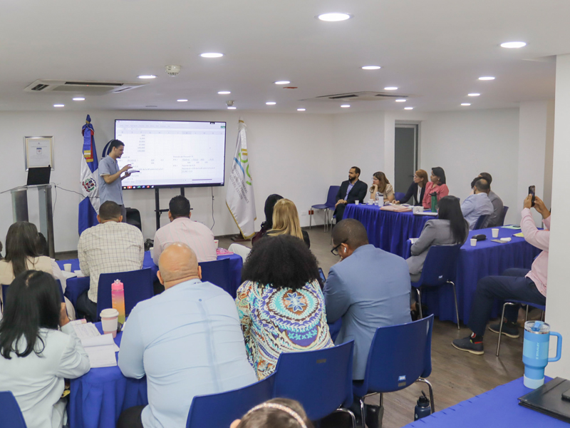 La Direccion General de Jubilaciones y Pensiones a Cargo del Estado (DGJP) a través del Instituto de Formación Tecnico Profesional (INFOTEP), impartió el Curso Estadística Descriptiva, dirijo especialmente a directores, encargados y coordinadores de la institución.

