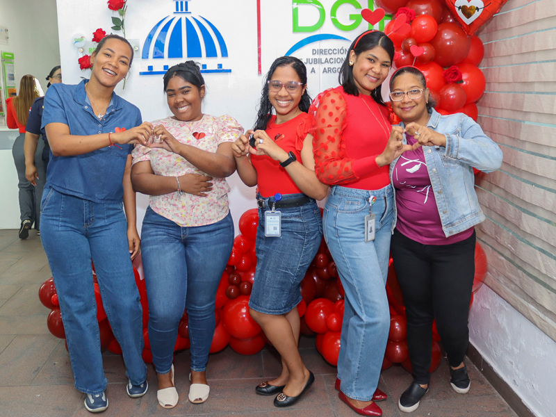 La Dirección General de Jubilaciones y Pensiones a Cargo del Estado (DGJP) celebró junto a sus colaboradores y pensionados el Día del Amor y de la Amistad, con una emotiva actividad destinada a fortalecer los lazos de compañerismo, promover las relaciones interpersonales y crear un ambiente de armonía dentro de la institución. La Dirección General de Jubilaciones y Pensiones a Cargo del Estado (DGJP) celebró junto a sus colaboradores y pensionados el Día del Amor y de la Amistad, con una emotiva actividad destinada a fortalecer los lazos de compañerismo, promover las relaciones interpersonales y crear un ambiente de armonía dentro de la institución.