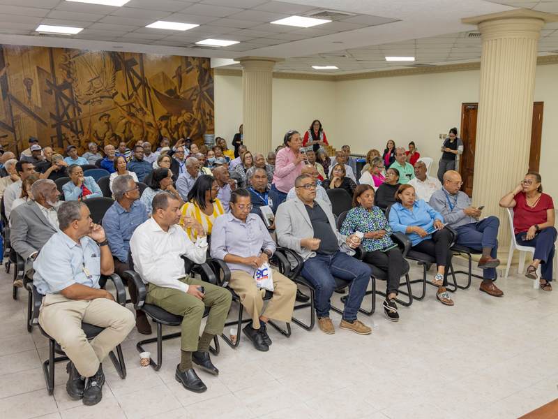 La Dirección General de Jubilaciones y Pensiones a Cargo del Estado (DGJP), impartió la charla titulada “Sistema de Reparto: Una Visión Integral” a colaboradores del Instituto Nacional de Recursos Hidráulicos (INDRHI), con el propósito de fortalecer sus conocimientos en materia de Seguridad Social.