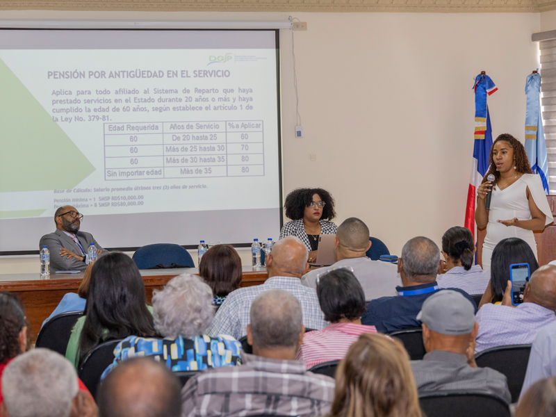 La Dirección General de Jubilaciones y Pensiones a Cargo del Estado (DGJP), impartió la charla titulada “Sistema de Reparto: Una Visión Integral” a colaboradores del Instituto Nacional de Recursos Hidráulicos (INDRHI), con el propósito de fortalecer sus conocimientos en materia de Seguridad Social.