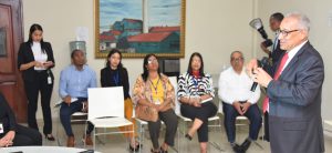 La Dirección General de Jubilaciones y Pensiones a Cargo del Estado (DGJP), impartió la charla “Sistema de Reparto Estatal y sus leyes conexas” a colaboradores de la Dirección General de Bienes Nacionales, con el propósito de fortalecer sus conocimientos y convertirlos en multiplicadores de información en sus entornos laborales y familiares.