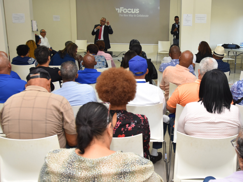 La Dirección General de Jubilaciones y Pensiones a Cargo del Estado (DGJP), impartió la charla “Sistema de Reparto Estatal y sus leyes conexas” a colaboradores de la Dirección General de Bienes Nacionales, con el propósito de fortalecer sus conocimientos y convertirlos en multiplicadores de información en sus entornos laborales y familiares.