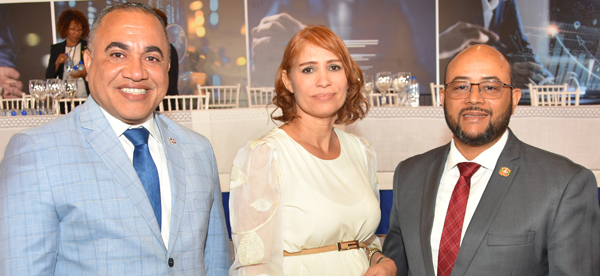 El subdirector de Jubilaciones y Pensiones, licenciado Félix Joel Almonte, en representación del director general, licenciado Juan Rosa, participó en la ceremonia especial del programa de Maestría en Gestión Pública y Gobernanza, correspondiente a sus cuatro menciones: Gestión de Finanzas Públicas, Gestión de Proyectos, lnnovación y Transformación Digital y Gestión de Recursos Humanos.