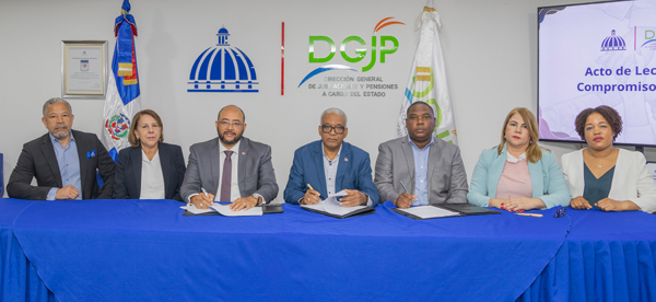Con el objetivo fomentar una cultura organizacional basada en la honestidad, el respeto y la transparencia, prevenir el riesgo de corrupción administrativa, asegurar el cumplimiento normativo y garantizar que los funcionarios actúen con responsabilidad, autoridades de la Dirección General de Jubilaciones y Pensiones (DGJP), firmaron un Compromiso Ético por la Integridad, evidenciando el respaldo institucional con las políticas públicas implementadas por el Gobierno.