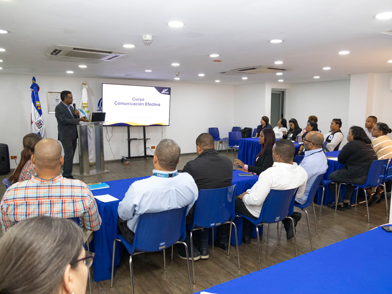 La Direccion General de Jubilaciones y Pensiones a Cargo del Estado (DGJP), con la coordinación  del Instituto de Formación  Técnico  Profesional (INFOTEP), impartió el curso “Comunicación  Efectiva”, con el objetivo de que los colaboradores desarrollen habilidades que le permitan comunicarse de manera clara, asertiva y efectiva, facilitando la interacción, el trabajo en equipo y la resolución de situaciones en el entorno laboral.