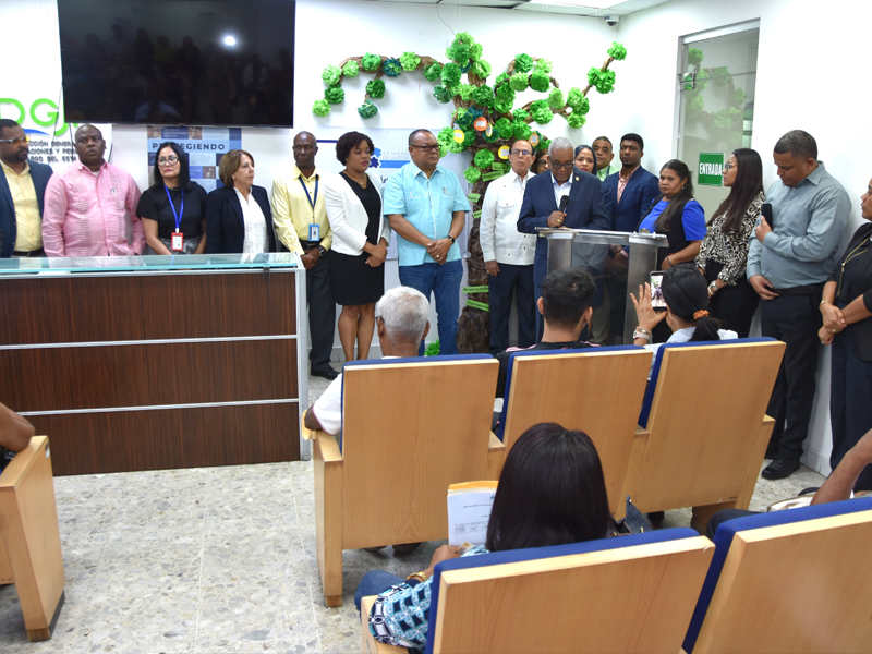 La Dirección General de Jubilaciones y Pensiones a Cargo del Estado (DGJP), dio inicio a la celebración  este lunes de la Semana de la Ética 2026, dando apertura a un espacio ético con un árbol denominado “El legado de valores de nuestros afiliados, jubilados y pensionados”, iniciativa participativa que busca fortalecer la cultura ética mediante el intercambio de experiencias y valores.