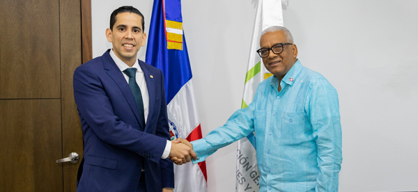 Director de Pensiones recibe visita