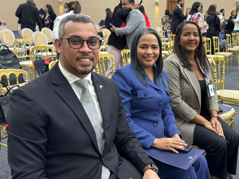 El equipo de Comunicaciones de la Dirección General de Jubilaciones y Pensiones a Cargo del Estado (DGJP), participó en la presentación de la Estrategia de Comunicación Gubernamental 2026, una iniciativa de la Presidencia de República, orientada a robustecer las capacidades institucionales para ofrecer respuestas rápidas, claras y efectivas ante situaciones de interés público.