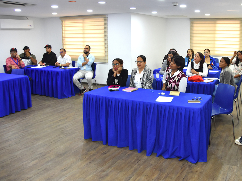 .- Con el objetivo de fortalecer la calidad del registro de información de los usuarios y, con ello, robustecer la producción estadística del sistema previsional público, la Dirección General de Jubilaciones y Pensiones a Cargo del Estado (DGJP), desarrolló dos jornadas de capacitaciones tituladas “Registro de datos de domicilio: Guía de la División Territorial Dominicana”. .- Con el objetivo de fortalecer la calidad del registro de información de los usuarios y, con ello, robustecer la producción estadística del sistema previsional público, la Dirección General de Jubilaciones y Pensiones a Cargo del Estado (DGJP), desarrolló dos jornadas de capacitaciones tituladas “Registro de datos de domicilio: Guía de la División Territorial Dominicana”.