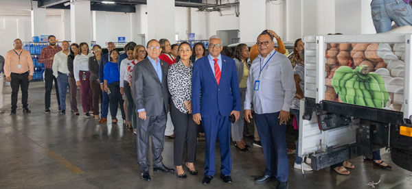 La Dirección General de Jubilaciones y Pensiones a Cargo del Estado (DGJP), en coordinación con el Instituto de Estabilización de Precios (INESPRE), realizó un operativo especial de venta de productos de la canasta básica a bajos costos, dirigido a los colaboradores de la institución y pensionados.