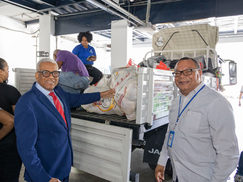 La Dirección General de Jubilaciones y Pensiones a Cargo del Estado (DGJP), en coordinación con el Instituto de Estabilización de Precios (INESPRE), realizó un operativo especial de venta de productos de la canasta básica a bajos costos, dirigido a los colaboradores de la institución y pensionados.