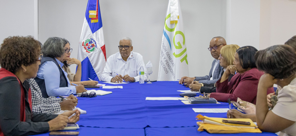 El director general de Jubilaciones y Pensiones a Cargo del Estado, licenciado Juan Rosa, recibió a representantes de gremios de enfermería del país, en un encuentro orientado a fortalecer el dialogo institucional y abordar temas relacionados con los procesos de jubilaciones y pensiones del área de enfermería.