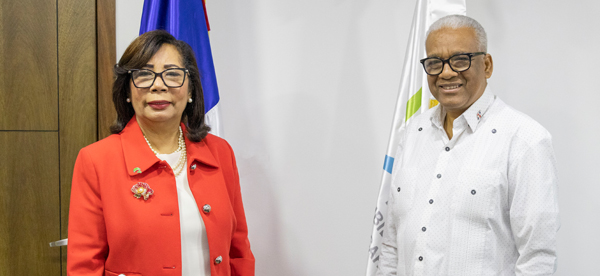El director general de Jubilaciones y Pensiones a Cargo del Estado (DGJP), licenciado Juan Rosa, recibió la visita de cortesía de la nueva presidenta de la Asociación Dominicana de Profesionales de la Administración (ADOPA), Gloria Furcal, en un encuentro donde abordaron temas de interés para ambas partes.