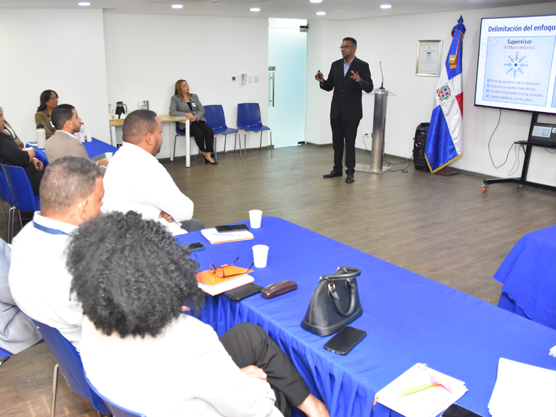 Como parte de su compromiso con el fortalecimiento institucional y el desarrollo de las competencias de sus colaboradores, la Dirección General de Jubilaciones y Pensiones a Cargo del Estado (DGJP), a través del Instituto de Formación Técnico Profesional (INFOTEP), impartió el curso “Fundamentos de Supervisión”, formación orientada a robustecer las habilidades de liderazgo y gestión de quienes desempeñan funciones de supervisor dentro de la entidad. Como parte de su compromiso con el fortalecimiento institucional y el desarrollo de las competencias de sus colaboradores, la Dirección General de Jubilaciones y Pensiones a Cargo del Estado (DGJP), a través del Instituto de Formación Técnico Profesional (INFOTEP), impartió el curso “Fundamentos de Supervisión”, formación orientada a robustecer las habilidades de liderazgo y gestión de quienes desempeñan funciones de supervisor dentro de la entidad.