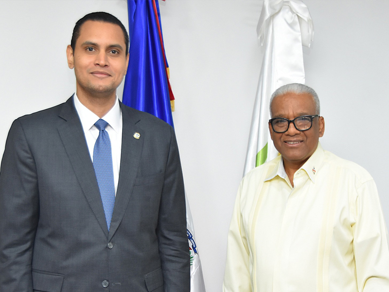 El director general de Jubilaciones y Pensiones a Cargo del Estado (DGJP), licenciado Juan Rosa, recibió la visita de cortesía del diputado por la provincia María Trinidad Sánchez, Jesús Stalin Vásquez Marte, encuentro donde abordaron temas de interés en común en beneficio de los pensionados y jubilados en dicha provincia. El director general de Jubilaciones y Pensiones a Cargo del Estado (DGJP), licenciado Juan Rosa, recibió la visita de cortesía del diputado por la provincia María Trinidad Sánchez, Jesús Stalin Vásquez Marte, encuentro donde abordaron temas de interés en común en beneficio de los pensionados y jubilados en dicha provincia.