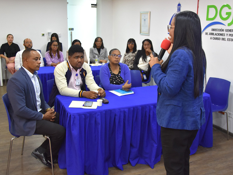 La Dirección General de Jubilaciones y Pensiones a Cargo del Estado (DGJP), en coordinación con el Instituto Nacional de Formación Técnico Profesional (INFOTEP), impartió el curso-taller “Manejo de Conflictos”, con el propósito de fortalecer las competencias de sus colaboradores para la prevención y gestión efectiva de situaciones que puedan afectar el clima laboral, promoviendo una cultura basada en la comunicación, la empatía, el respeto y el trabajo en equipo. La Dirección General de Jubilaciones y Pensiones a Cargo del Estado (DGJP), en coordinación con el Instituto Nacional de Formación Técnico Profesional (INFOTEP), impartió el curso-taller “Manejo de Conflictos”, con el propósito de fortalecer las competencias de sus colaboradores para la prevención y gestión efectiva de situaciones que puedan afectar el clima laboral, promoviendo una cultura basada en la comunicación, la empatía, el respeto y el trabajo en equipo.