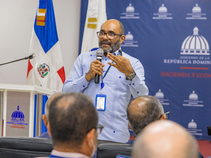 La Dirección General de Jubilaciones y Pensiones a Cargo del Estado (DGJP), impartió la charla titulada: “Sistema de Reparto Estatal: procedimientos y beneficios para los afiliados”, en el Centro de Exportación e Inversión de la República Dominicana (PRODOMINICANA) y la Contraloría General de la República, con el propósito de fortalecer los conocimientos de los colaboradores en materia de pensiones. La Dirección General de Jubilaciones y Pensiones a Cargo del Estado (DGJP), impartió la charla titulada: “Sistema de Reparto Estatal: procedimientos y beneficios para los afiliados”, en el Centro de Exportación e Inversión de la República Dominicana (PRODOMINICANA) y la Contraloría General de la República, con el propósito de fortalecer los conocimientos de los colaboradores en materia de pensiones.
