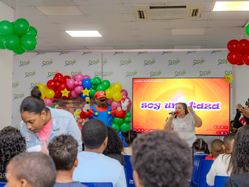 Con la finalidad de propiciar espacios de integración, sano esparcimiento y convivencia familiar, la Dirección General de Jubilaciones y Pensiones a Cargo del Estado (DGJP) realizó una actividad recreativa dirigida a los hijos de sus colaboradores, con edades comprendidas entre los 6 y 12 años.
