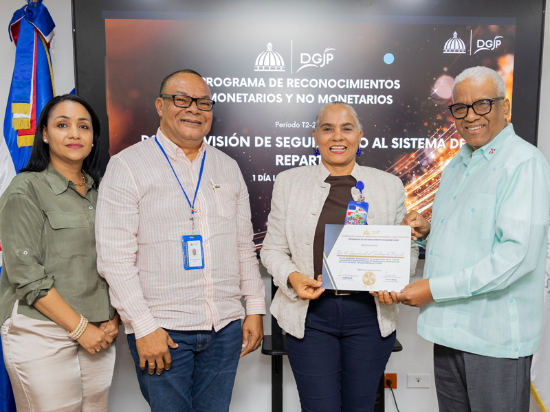 Como parte de la actividad, la institución presentó los resultados del Seguimiento y Monitoreo del Plan Operativo Anual (POA), correspondientes al segundo trimestre de 2026, período en el que alcanzó un desempeño institucional de 97.99 %, destacándose la Dirección de Nómina (100 %), la Dirección de Servicios (99.24 %) y la Dirección General (96.98 %). Como parte de la actividad, la institución presentó los resultados del Seguimiento y Monitoreo del Plan Operativo Anual (POA), correspondientes al segundo trimestre de 2026, período en el que alcanzó un desempeño institucional de 97.99 %, destacándose la Dirección de Nómina (100 %), la Dirección de Servicios (99.24 %) y la Dirección General (96.98 %).