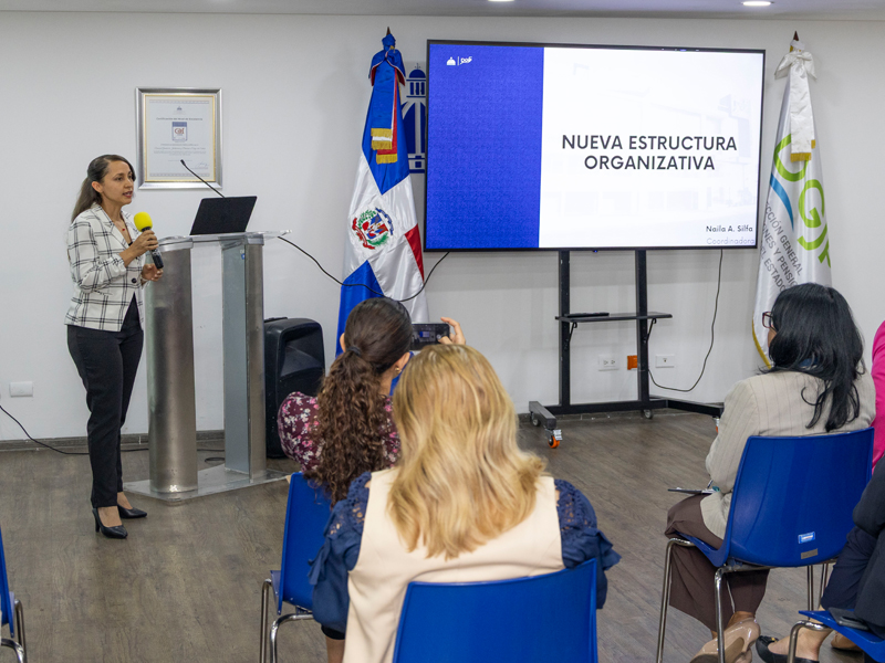 La Dirección General de Jubilaciones y Pensiones a Cargo del Estado (DGJP), reafirmó su compromiso con la modernización institucional al presentar su nueva estructura organizativa, un rediseño orientado a fortalecer áreas estratégicas, optimizar la gestión y adecuar la entidad a los modelos organizativos vigentes del Ministerio de Administración Pública (MAP). La Dirección General de Jubilaciones y Pensiones a Cargo del Estado (DGJP), reafirmó su compromiso con la modernización institucional al presentar su nueva estructura organizativa, un rediseño orientado a fortalecer áreas estratégicas, optimizar la gestión y adecuar la entidad a los modelos organizativos vigentes del Ministerio de Administración Pública (MAP).